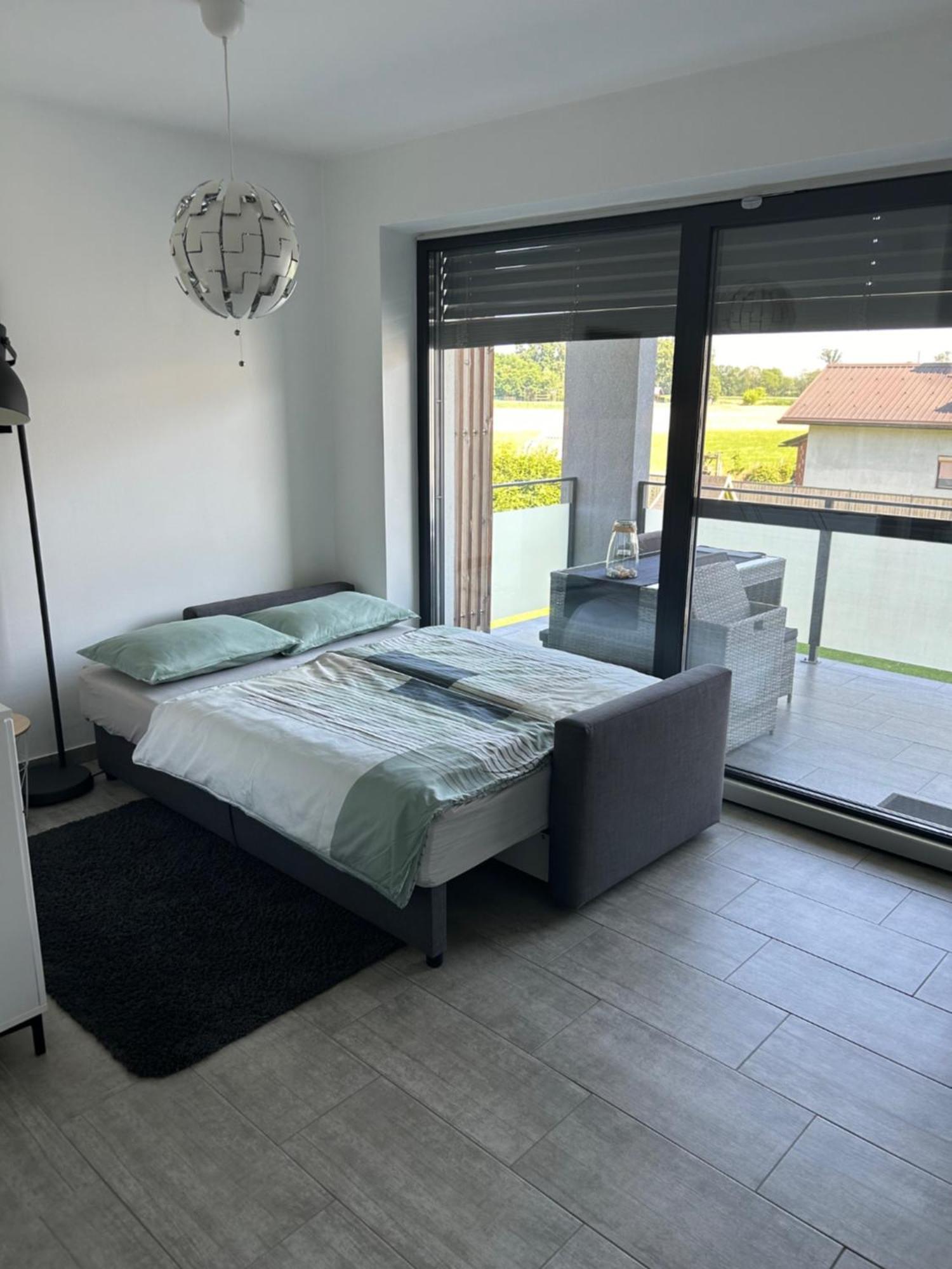 White Mountain Apartment Бановци Экстерьер фото